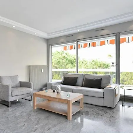Апартаменты Spacious 2br Terrace Swimming Pool *
