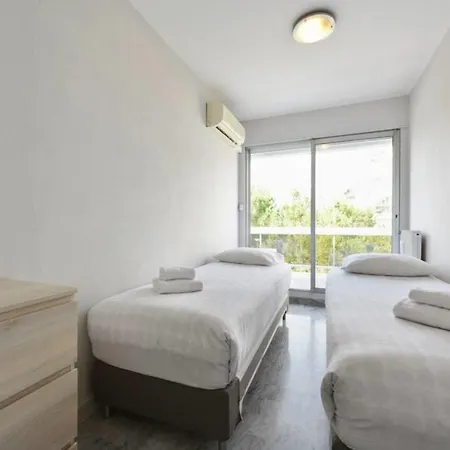 Апартаменты Spacious 2br Terrace Swimming Pool *